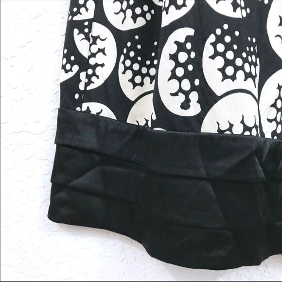 DVF Silk Print Jersey Dress Flutter Sleeve Shift‎ Sheath Black Ivory Size 6 New - Picture 6 of 9